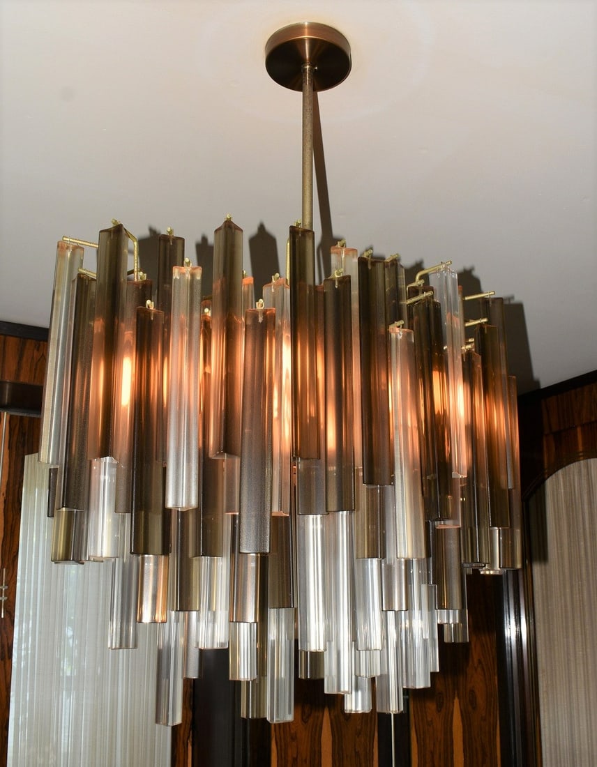 D'ANGELO CRYSTAL (SMOKE/CLEAR) CHANDELIER, C. 1970: D'ANGELO CRYSTAL (SMOKE/CLEAR) CHANDELIER, C. 1970, H. 24" W. 30" D. 14"