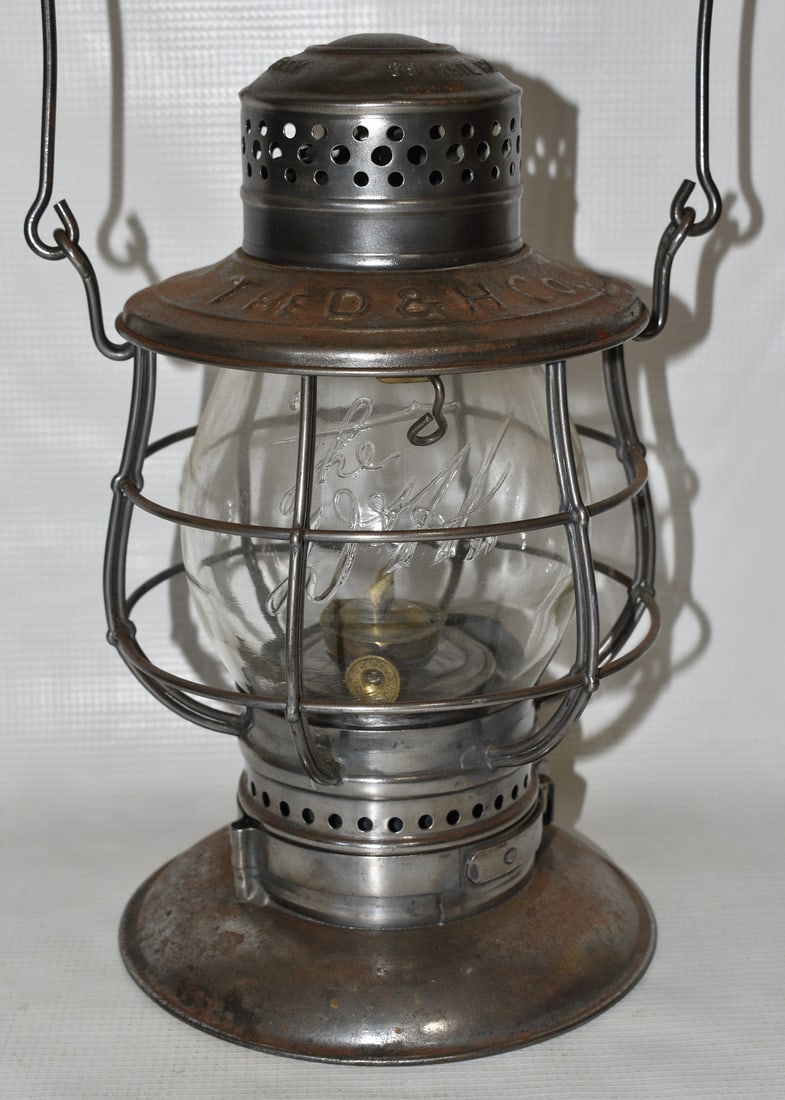 THE DELAWARE & HUDSON CANAL CO. CANAL LANTERN (1 of 11)