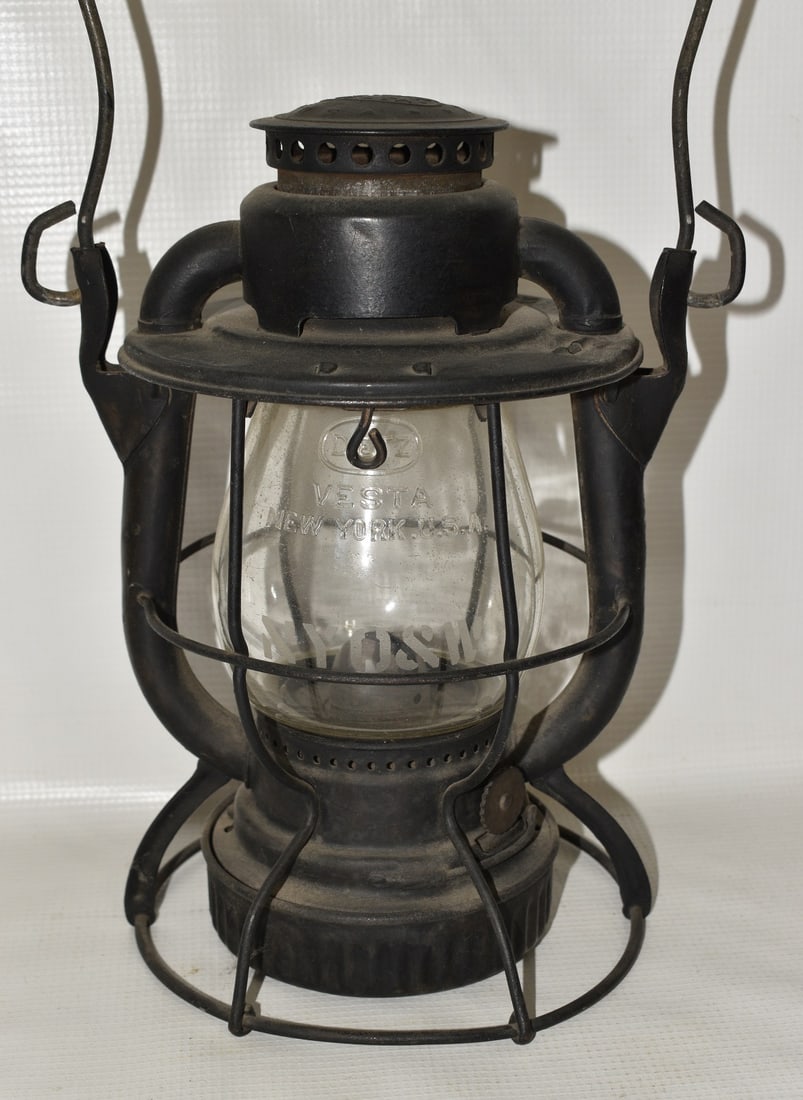 NEW YORK ONTARIO & WESTERN RAILWAY LANTERN W/ETCHED (1 of 10)