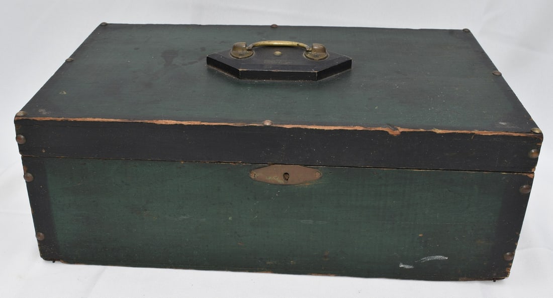 EARLY CARVED/PAINTED DOCUMENT BOX (GREEN) 19TH C. (1 of 8)