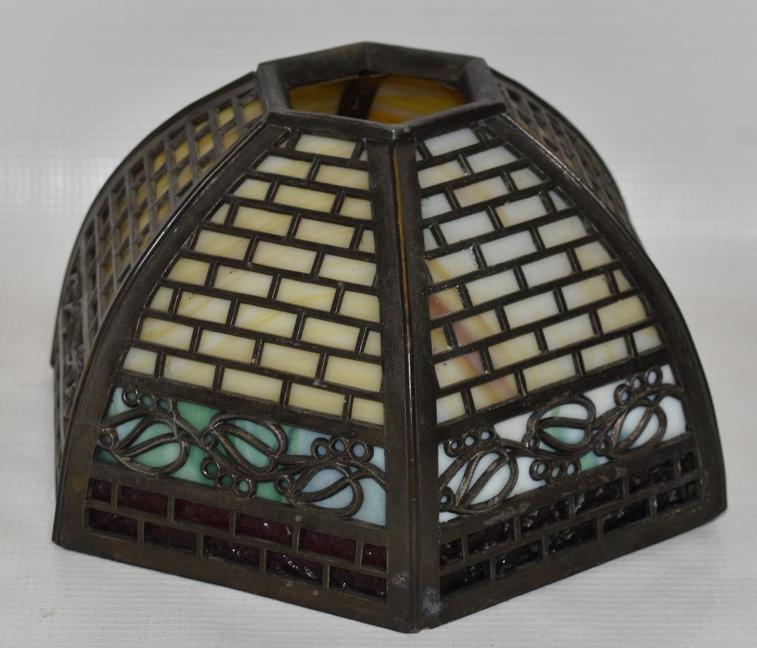 BRADLEY & HUBBARD SLAG GLASS BOUDOIR LAMP SHADE, C. 1920 (1 of 9)