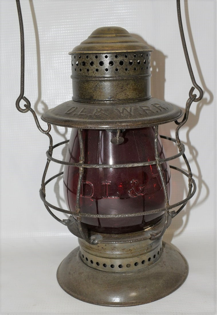 DELAWARE, LACKAWANNA & WESTERN RR LANTERN W/RED CAST (1 of 14)