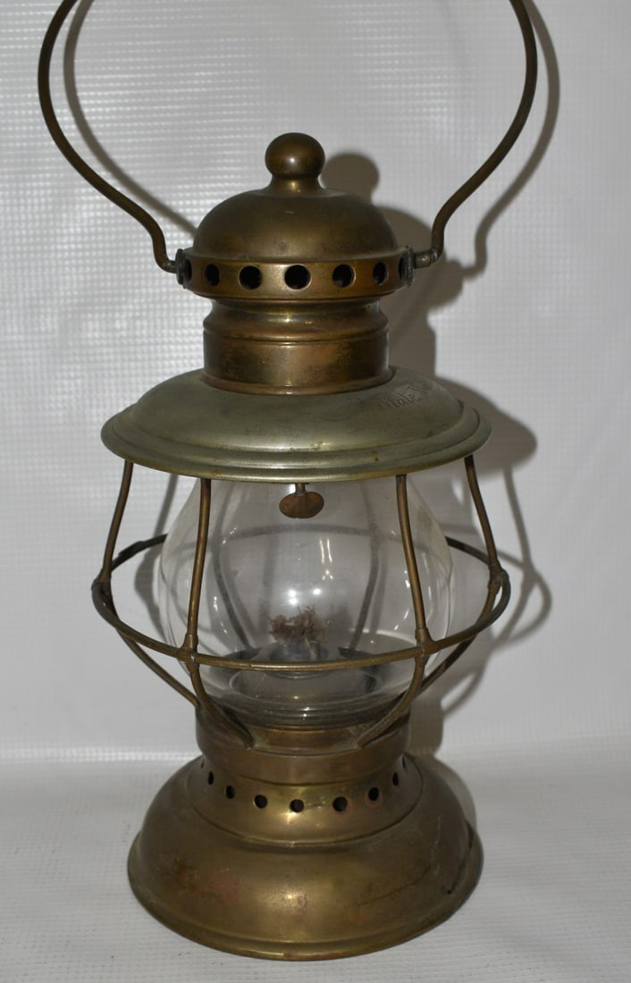 PRESENTATION MAIL (MALE WATCH) RR LANTERN W/CLEAR GLOBE (1 of 12)