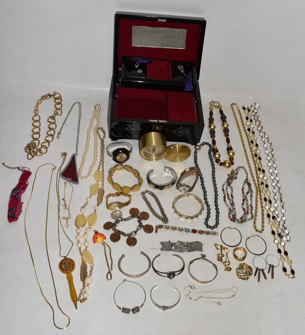 Lot Assorted Costume Jewelry Auction