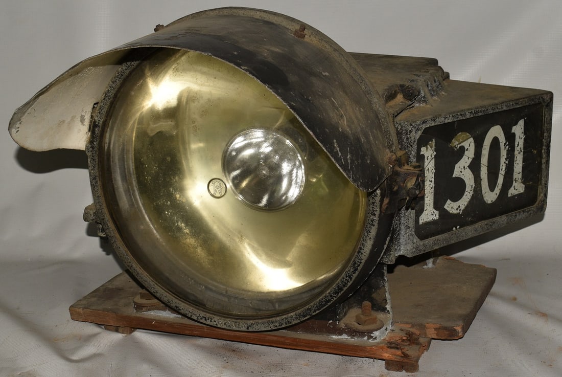 RARE #1301 LOCOMOTIVE HEAD LAMP, PYLE-NATIONAL COMPANY (1 of 10)