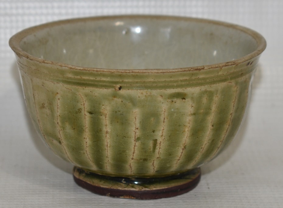 FINE KOREAN CELADON/JADE GLAZED TEA CUP/BOWL, 17/18TH C (1 of 8)