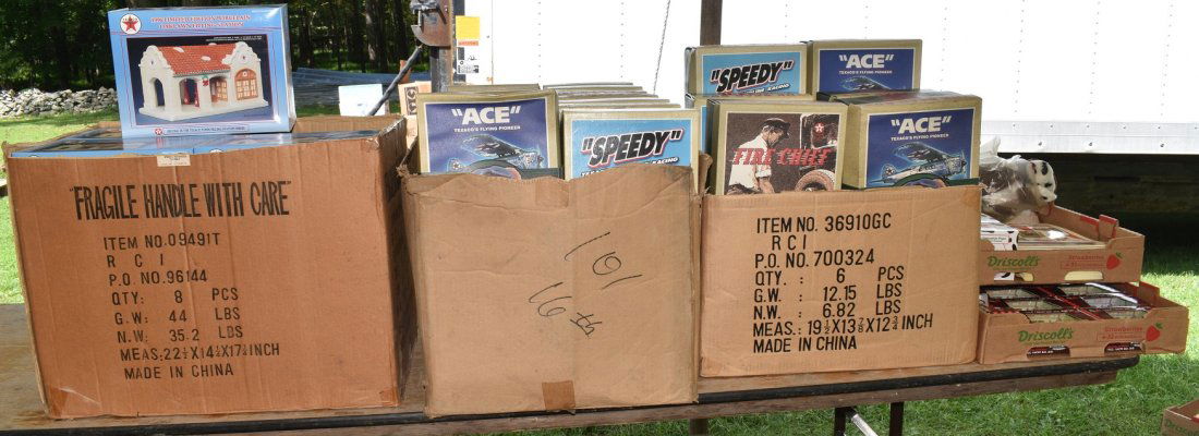 5 BOXES COLLECTABLE TEXACO PLUSH, CARS, PORCELAIN , ETC (1 of 15)