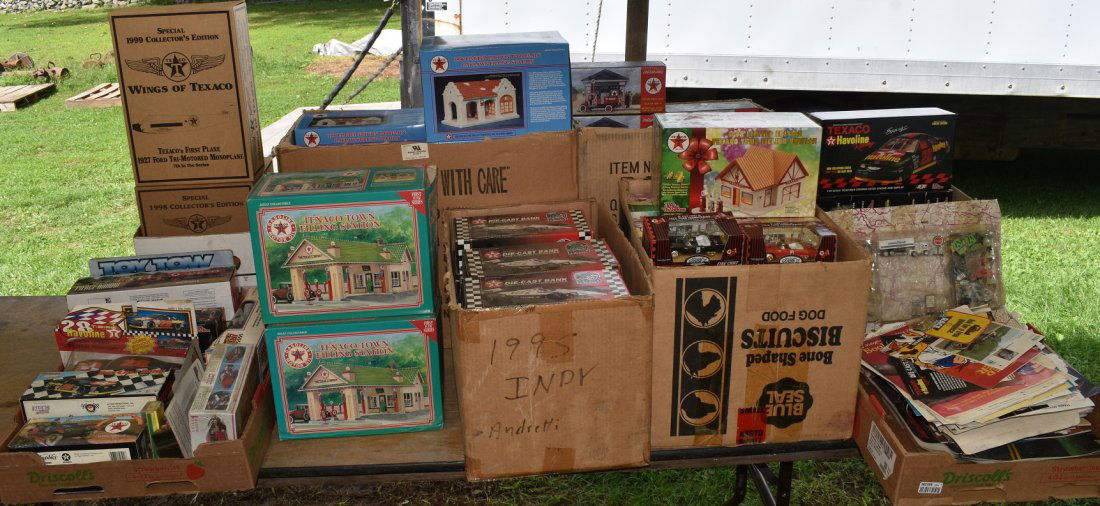 9 BOXES COLLECTABLE TEXACO CARS/STATIONS/PLANES, ETC. (1 of 16)