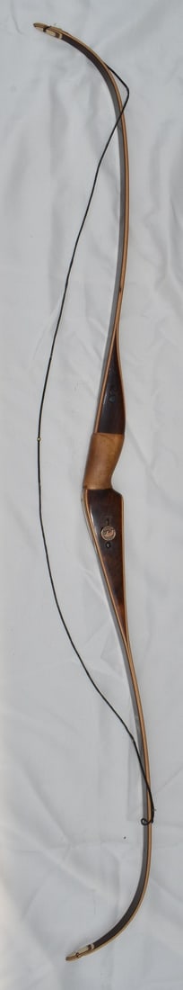 BEAR KODIAK GLASS/WOOD RE-CURVE BOW, 49 LB, L. 56": BEAR KODIAK GLASS/WOOD RE-CURVE BOW, 49 LB, L. 56"