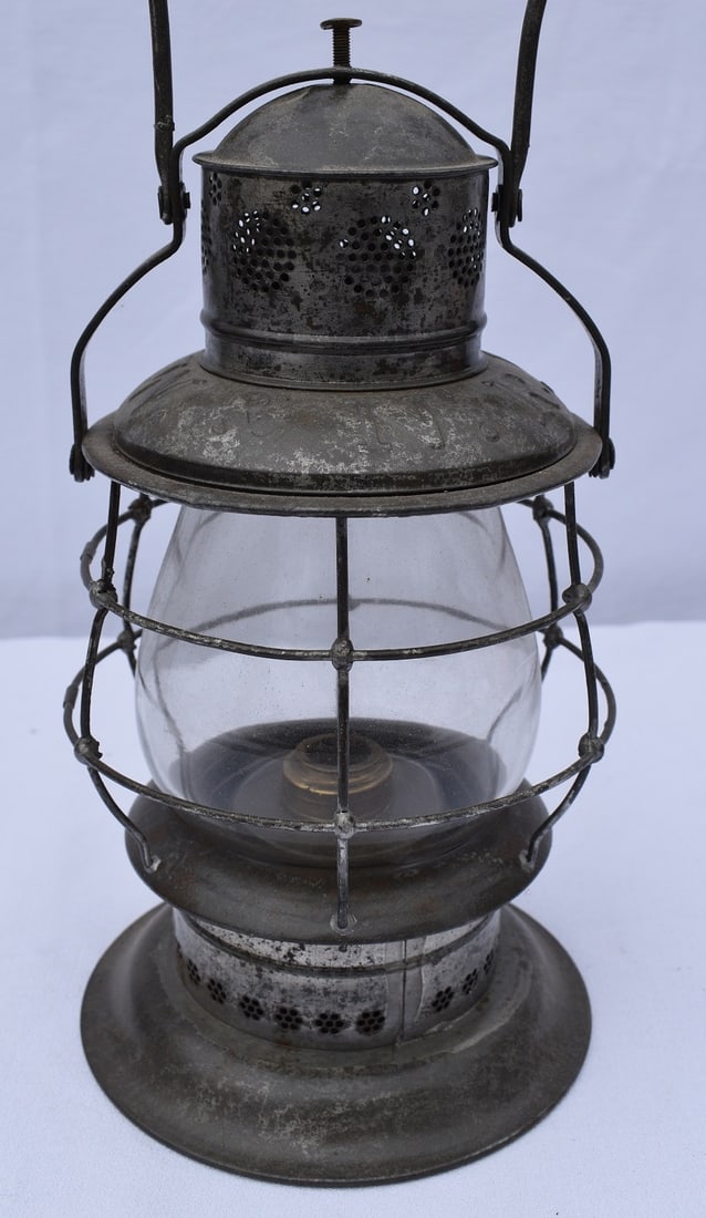 W & N RAILROAD LANTERN W/WHALE OIL BURNER & CLEAR GLOBE: W & N RAILROAD LANTERN W/WHALE OIL BURNER & CLEAR GLOBE