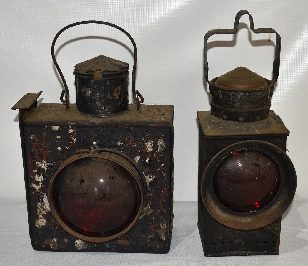 (2) EARLY RAILROAD LANTERNS INCL. BRAKEMANS, 19TH C.: LOT (2) EARLY RAILROAD LANTERNS INCL. BRAKEMANS, 19TH C.