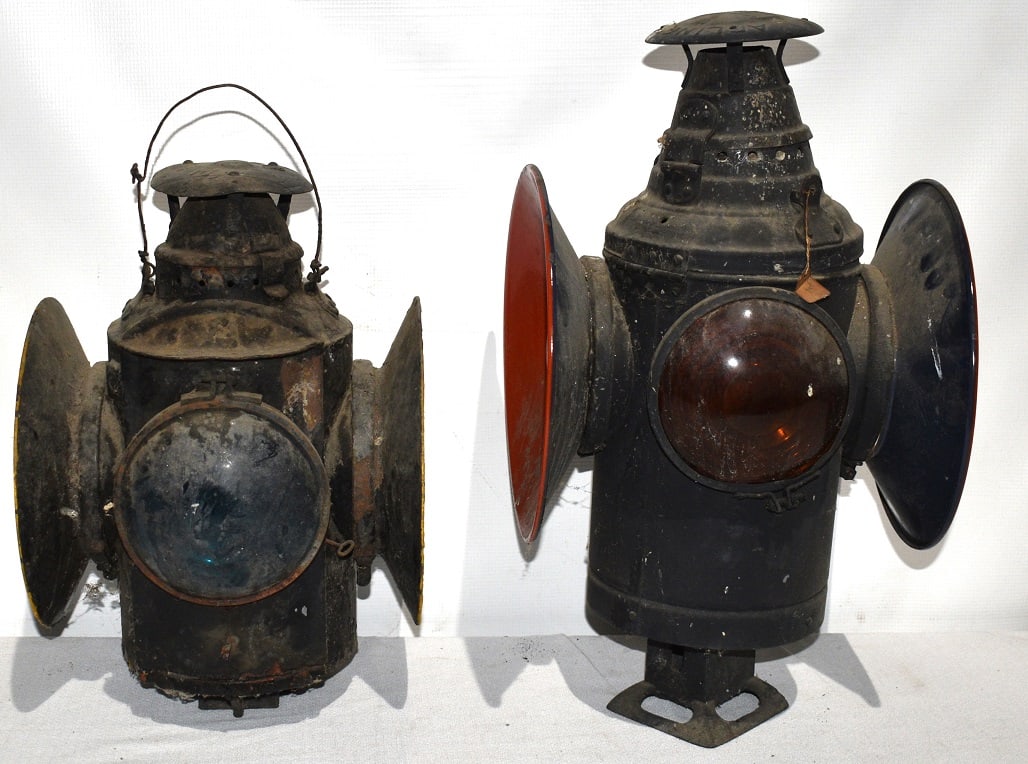 LOT (2) EARLY RAILROAD SWITCH LANTERNS, 19/20TH C.: LOT (2) EARLY RAILROAD SWITCH LANTERNS, 19/20TH C.