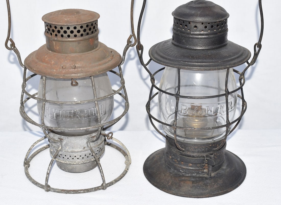 2 INCL. BOSTON & MAINE RR LANTERN W/CLEAR CAST GLOBE: LOT (2) INCL. BOSTON & MAINE RAILROAD LANTERN W/CLEAR CAST GLOBE & NY, NH & H RAILROAD LANTERN W/CLEAR CAST GLOBE