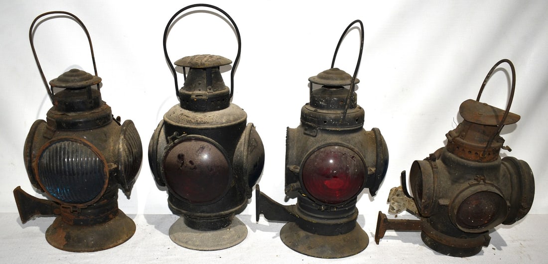 LOT (4) EARLY RAILROAD LANTERNS, 20TH C.: LOT (4) EARLY RAILROAD LANTERNS, 20TH C.