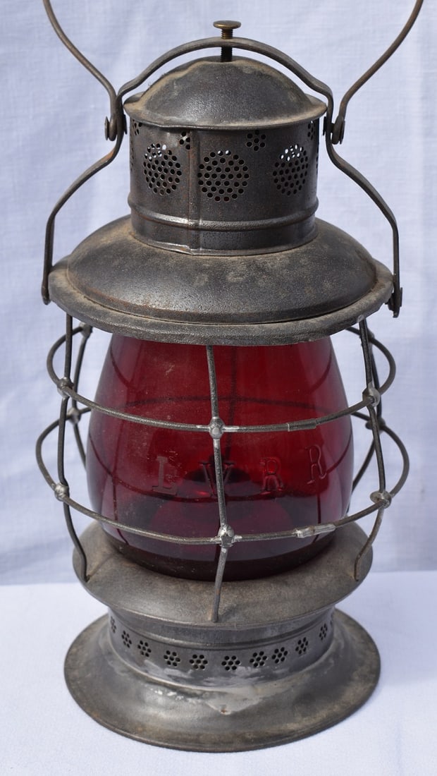 LEHIGH VALLEY RAILROAD LANTERN W/RED GLOBE, 19TH C.: LEHIGH VALLEY RAILROAD LANTERN W/RED GLOBE, 19TH C.