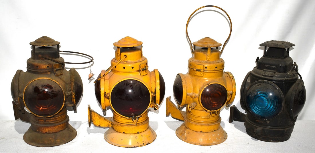 LOT (4) EARLY RAILROAD LANTERNS INCL. SAL RR, GTW RR: LOT (4) EARLY RAILROAD LANTERNS INCL. SAL RR, GTW RR, 19/20TH C.