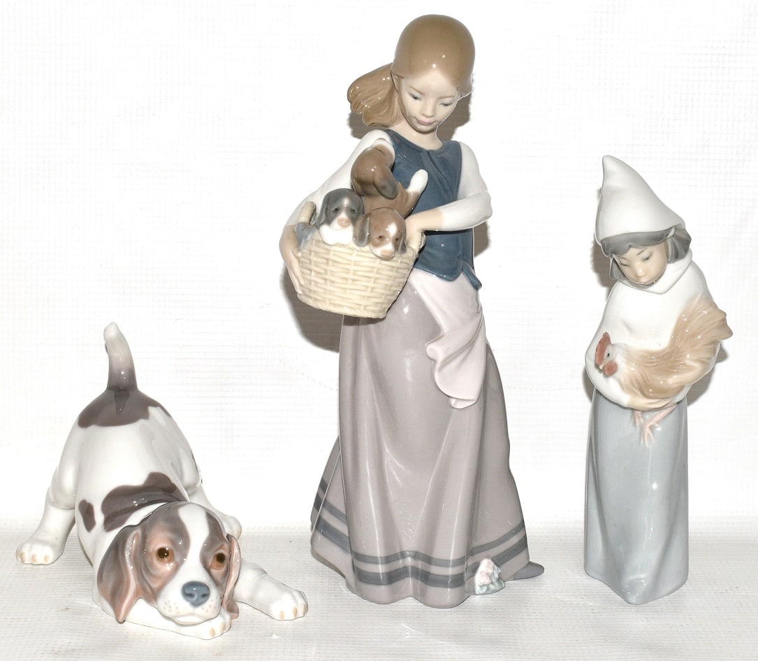 LOT (3) LLADRO PORCELAIN FIGURINES, C. 1970: LOT (3) LLADRO PORCELAIN FIGURINES, C. 1970