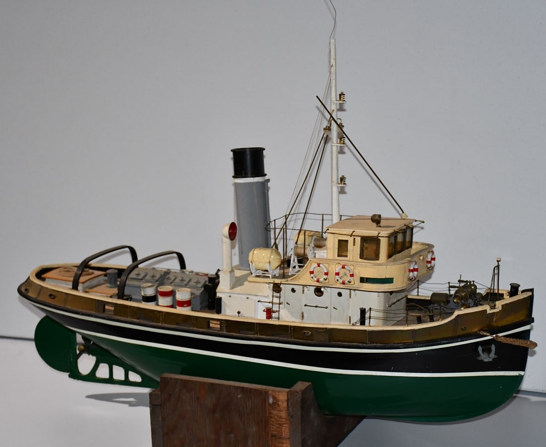 VINTAGE LARGE "ANTEO" TUG BOAT MODEL, 20TH C., L. 36": VINTAGE LARGE "ANTEO" TUG BOAT MODEL, 20TH C., L. 36"