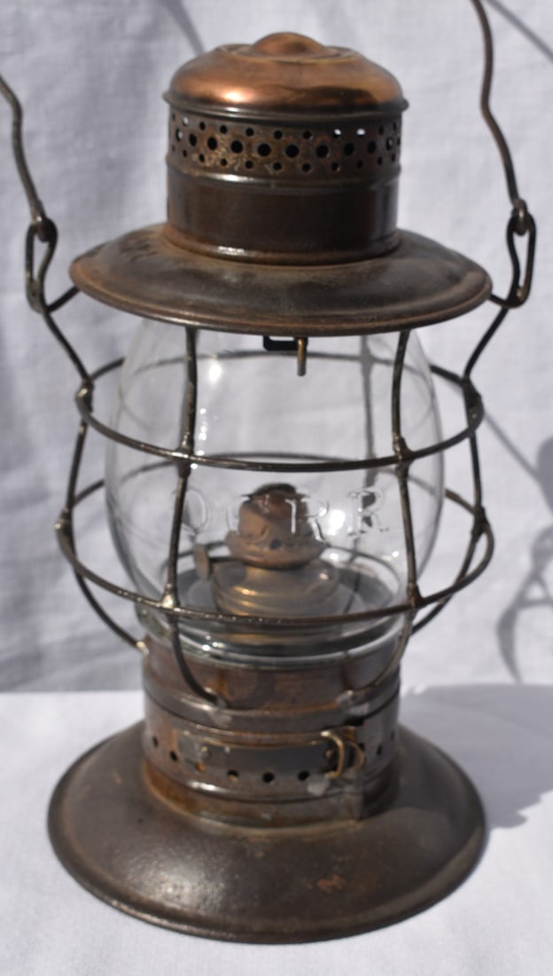 OLD COLONY BRASS TOP RAILROAD LANTERN W/ BARREL GLOBE: OLD COLONY BRASS TOP RAILROAD LANTERN W/ BARREL GLOBE