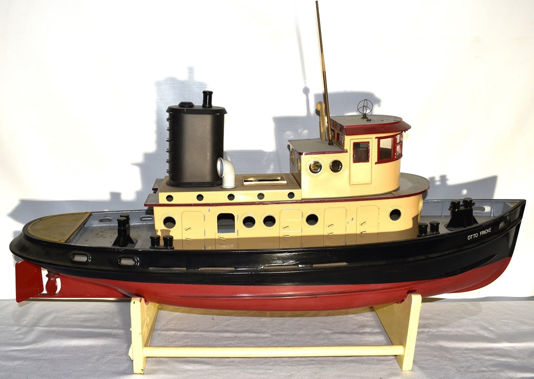 VINTAGE LARGE OTTO FRICKE TUG BOAT MODEL, 20TH C.: VINTAGE LARGE OTTO FRICKE TUG BOAT MODEL, 20TH C., L. 42"