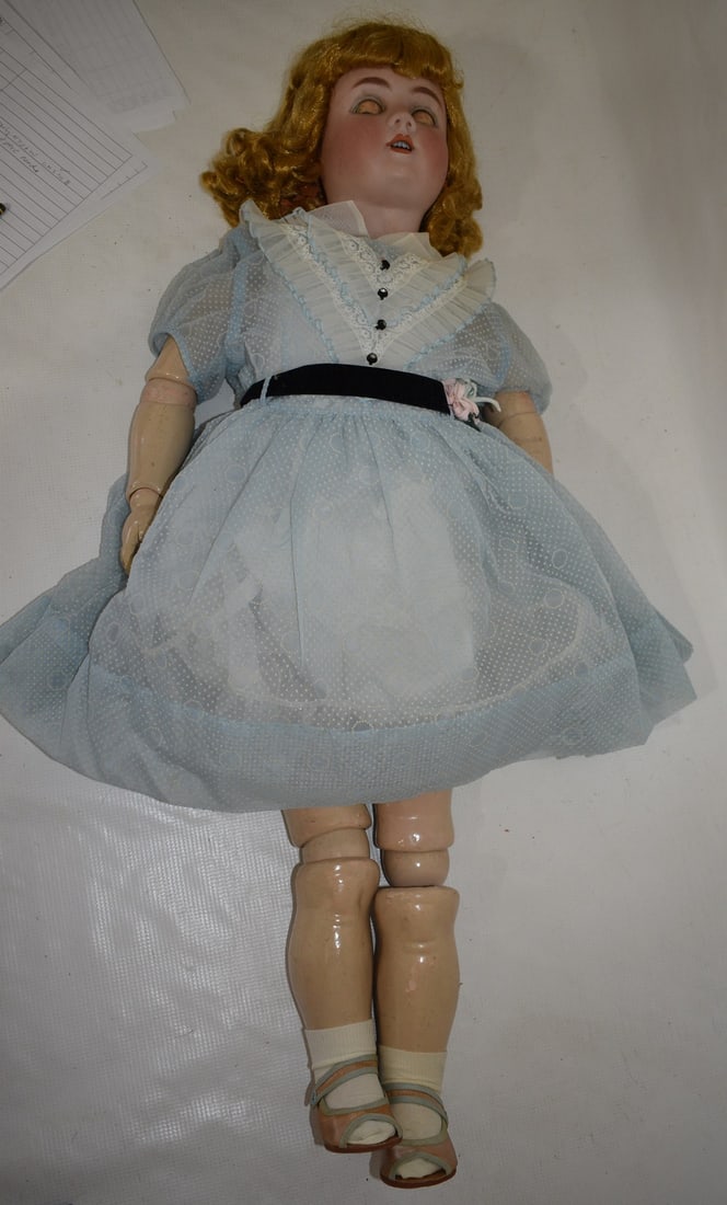 SIMON HALBIG HANDWERCK PORCELAIN BISQUE DOLL, C. 1900: SIMON HALBIG HANDWERCK PORCELAIN BISQUE DOLL, C. 1900, H. 30"