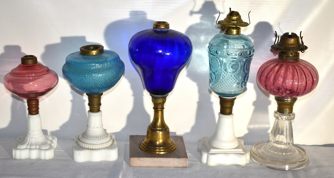 LOT (5) VICTORIAN KEROSENE LAMPS, 19TH C.: LOT (5) VICTORIAN KEROSENE LAMPS, 19TH C., H. TALLEST 12"