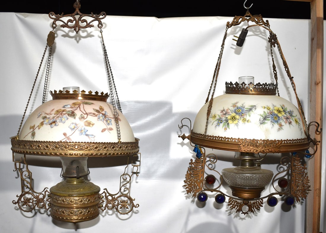 (2) VICTORIAN PULL DOWN LIGHT FIXTURES (WAVE CREST?): LOT (2) VICTORIAN PULL DOWN LIGHT FIXTURES (WAVE CREST?) 19TH C.