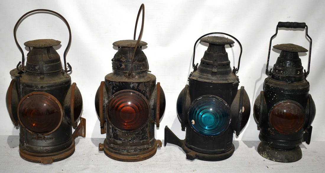 (4) EARLY RAILROAD LANTERNS INCL. NY O & W RR, NYC RR: LOT (4) EARLY RAILROAD LANTERNS INCL. NY O & W RR, 19/20TH C.