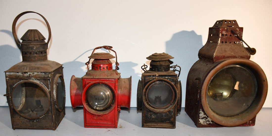 LOT (4) EARLY RAILROAD MARKER/HEADLAMP LANTERNS: LOT (4) EARLY RAILROAD MARKER/HEADLAMP LANTERNS, 19TH C.