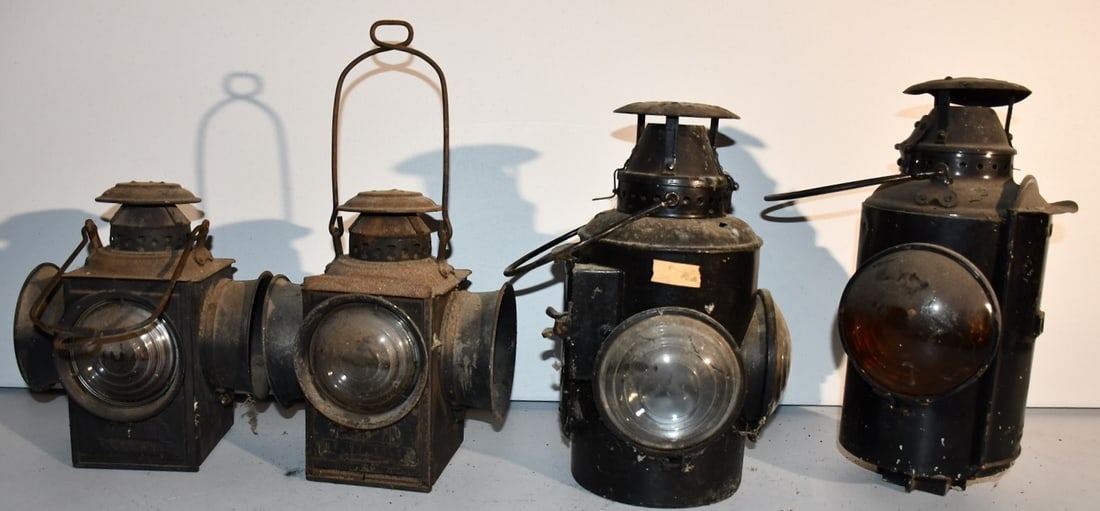 4 EARLY RR SWITCH/BRAKEMANS LANTERNS INCL. CNR, NYNH&H: LOT (4) EARLY RAILROAD SWITCH/BRAKEMANS LANTERNS INCL. CNR, NY, NH & HRR, 19/20TH C.