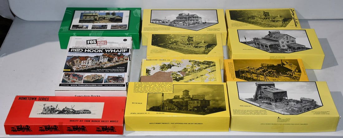 12 VINT RAILROAD HOMETOWN & JEWEL SERIES BUILDABLE KITS: LOT (12) VINTAGE RAILROAD HOMETOWN & JEWEL SERIES BUILDABLE KITS W/PAINTABLE MODEL CITIZEN, 20TH C.