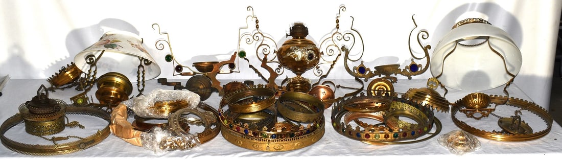 LARGE LOT ASSORTED VICTORIAN LIGHTING, 19TH C.: LARGE LOT ASSORTED VICTORIAN LIGHTING, 19TH C.