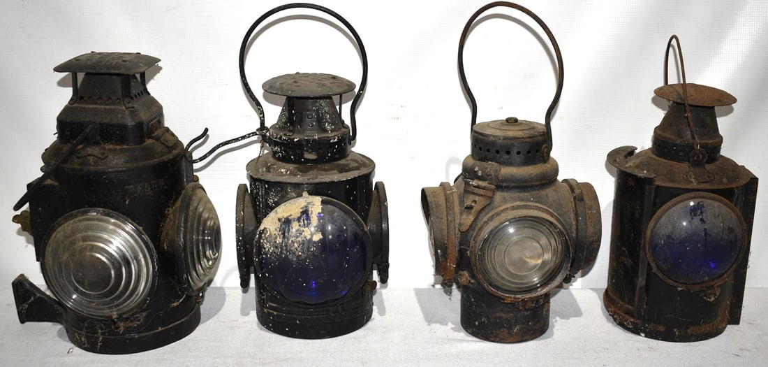 LOT (4) EARLY RAILROAD LANTERNS INCL. MStP & SSMRR: LOT (4) EARLY RAILROAD LANTERNS INCL. MStP & SSMRR, B & ARR, 19/20TH C.