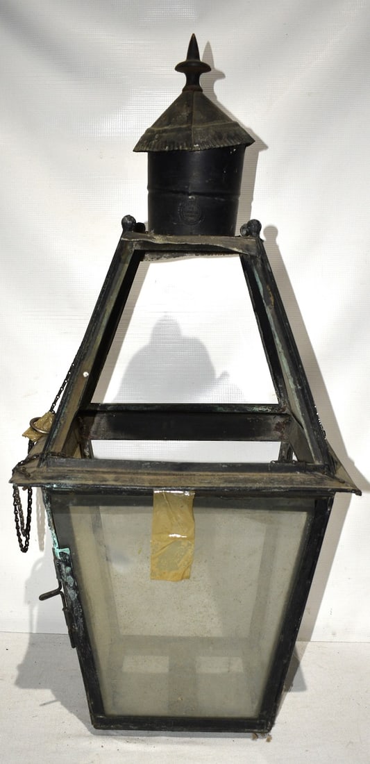 EARLY AMERICAN COPPER HANGING STATION POST LAMP: EARLY AMERICAN COPPER HANGING STATION POST LAMP, H. 36"
