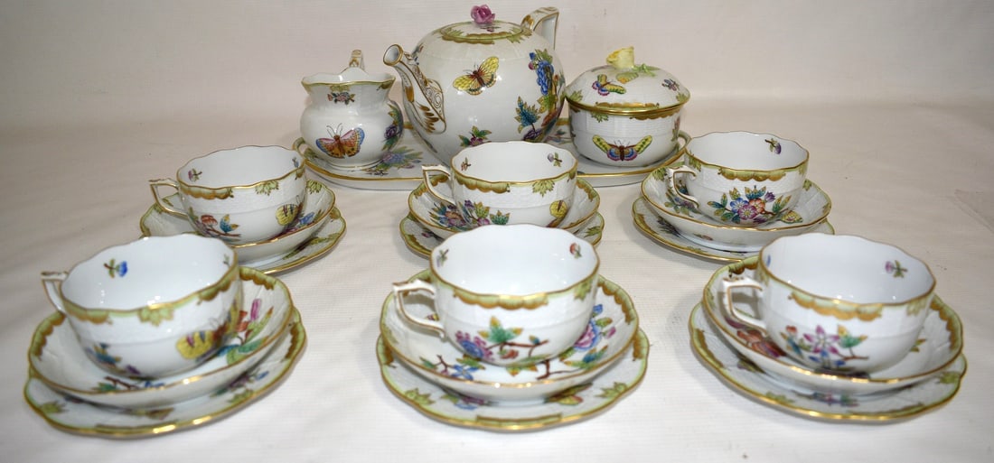 HEREND PORCELAIN TEA SERVICE, 20TH C. (1 of 7)