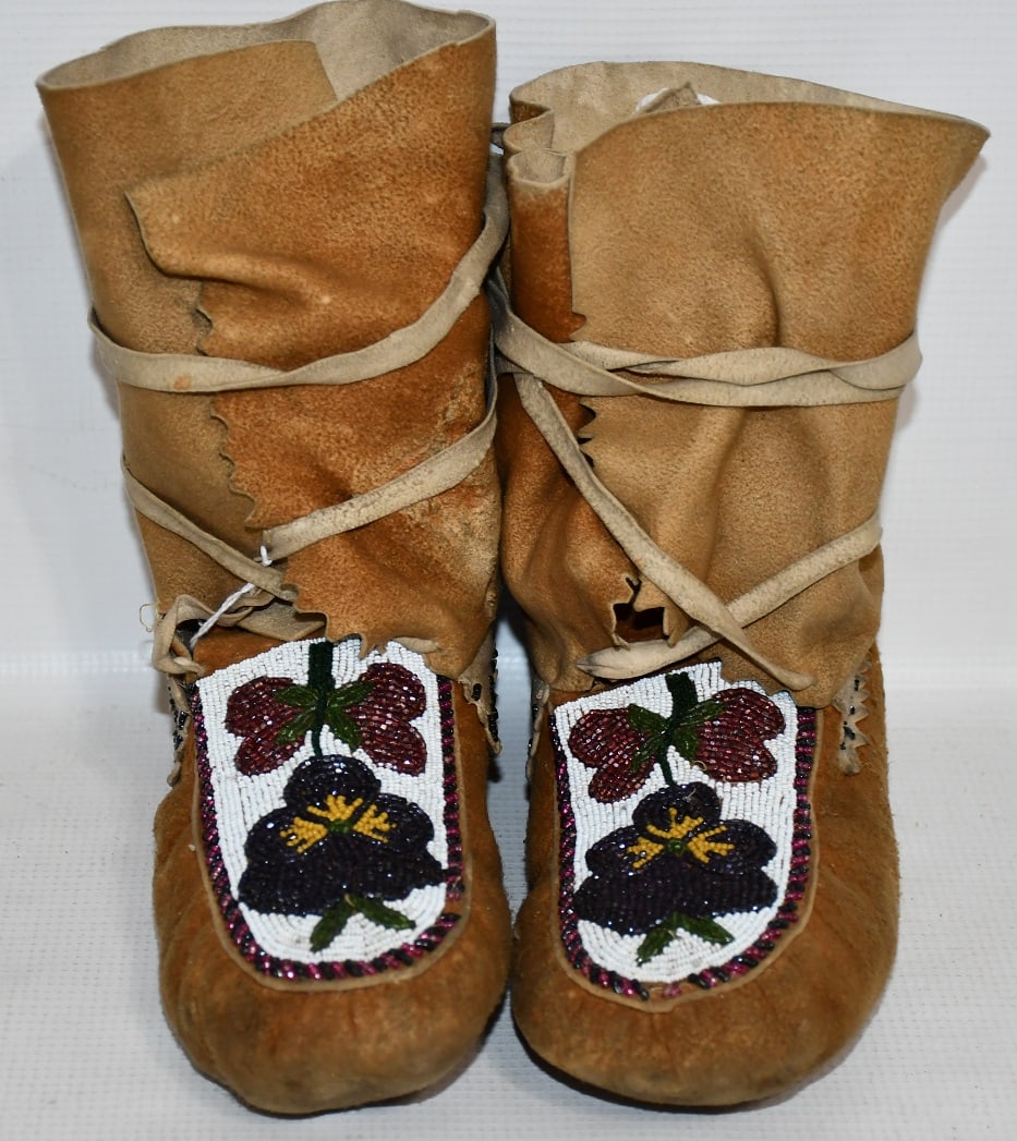 PR. FINE AMERICAN INDIAN BEADED DEERSKIN MOCCASIN BOOTS: PAIR FINE AMERICAN INDIAN BEADED DEERSKIN MOCCASIN BOOTS, 20TH C., H. 8" L. 8 1/2"