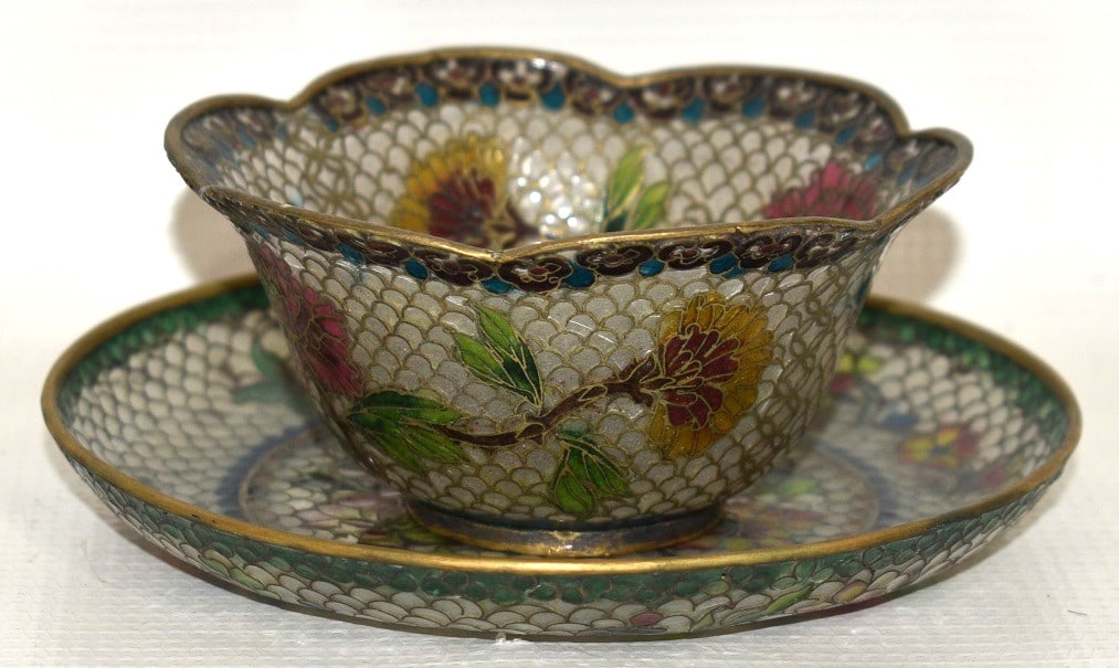(2) FINE CHINESE/JAPANESE PLIQUE A JOUR TEA BOWL/SAUCER (1 of 9)