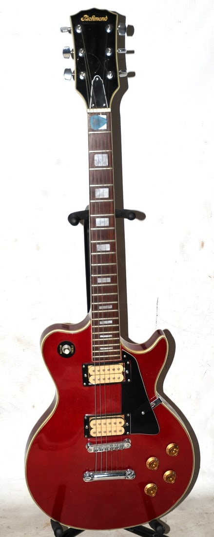 RICHMOND ELECTRIC GUITAR, C. 1960/70 (1 of 8)
