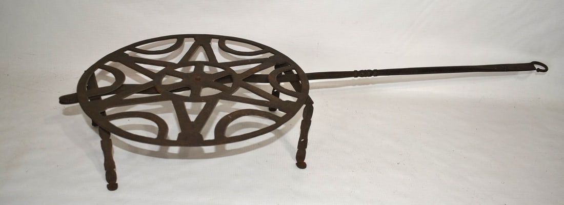 COUNTRY WROUGHT IRON SNAKE HEAD BROILER, 19TH C. (1 of 6)