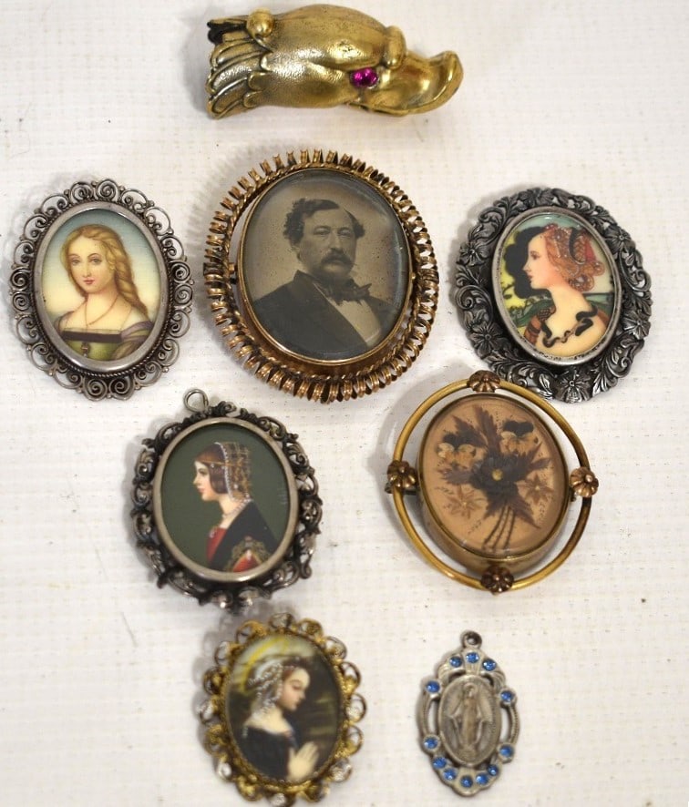 LOT (9) VICTORIAN PORTRAIT MINIATURES, 19/20TH C. (1 of 14)