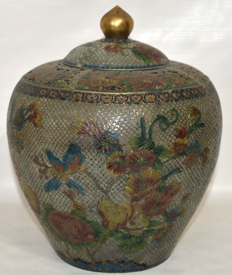 FINE CHINESE PLIQUE A JOUR COVERED JAR, 20TH C. (1 of 13)