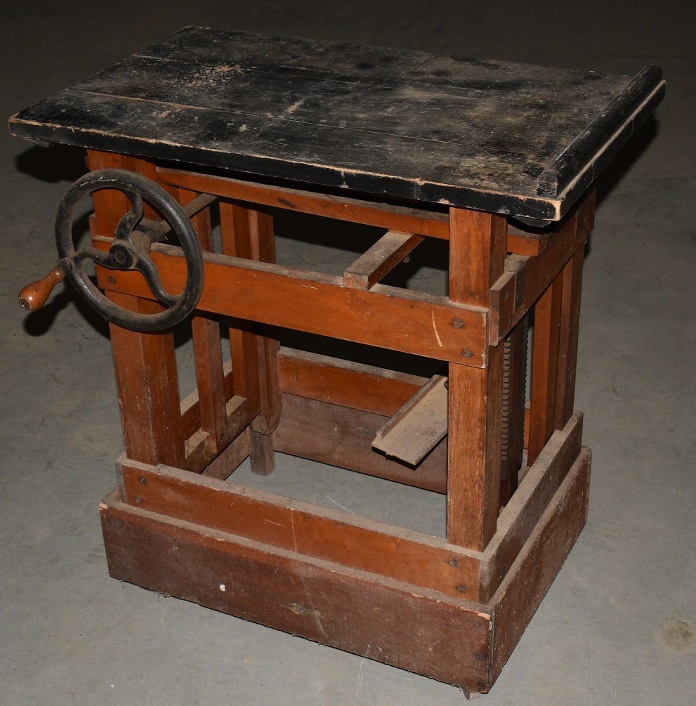 DECO MECHANICAL PRINTERS TABLE, C. 1920/30 (1 of 5)