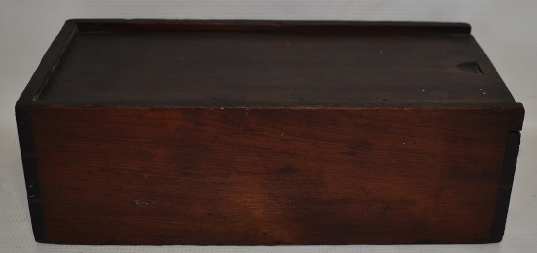 EARLY COUNTRY STAINED PINE DOVETAILED CANDLE BOX (1 of 8)