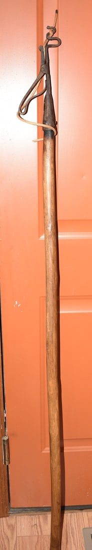 VINTAGE WROUGHT IRON STREET LAMP LIGHTERS POLE/WICK (1 of 6)