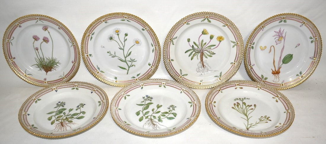 SET (7) ROYAL COPENHAGEN PORCELAIN BOTANICAL PLATES (1 of 13)