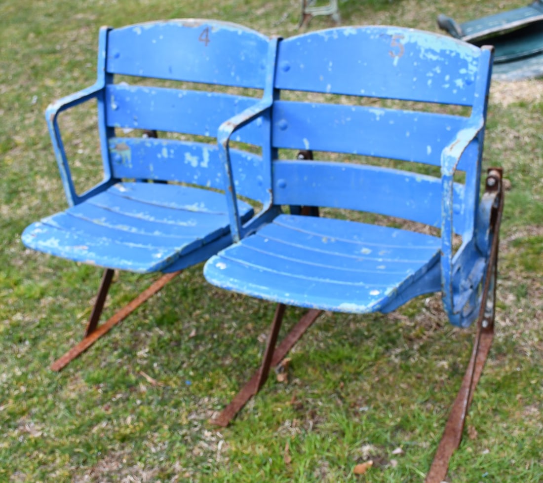PR. NY YANKEES STADIUM SEATS #4 & #5 W/CURVED BACK (1 of 5)