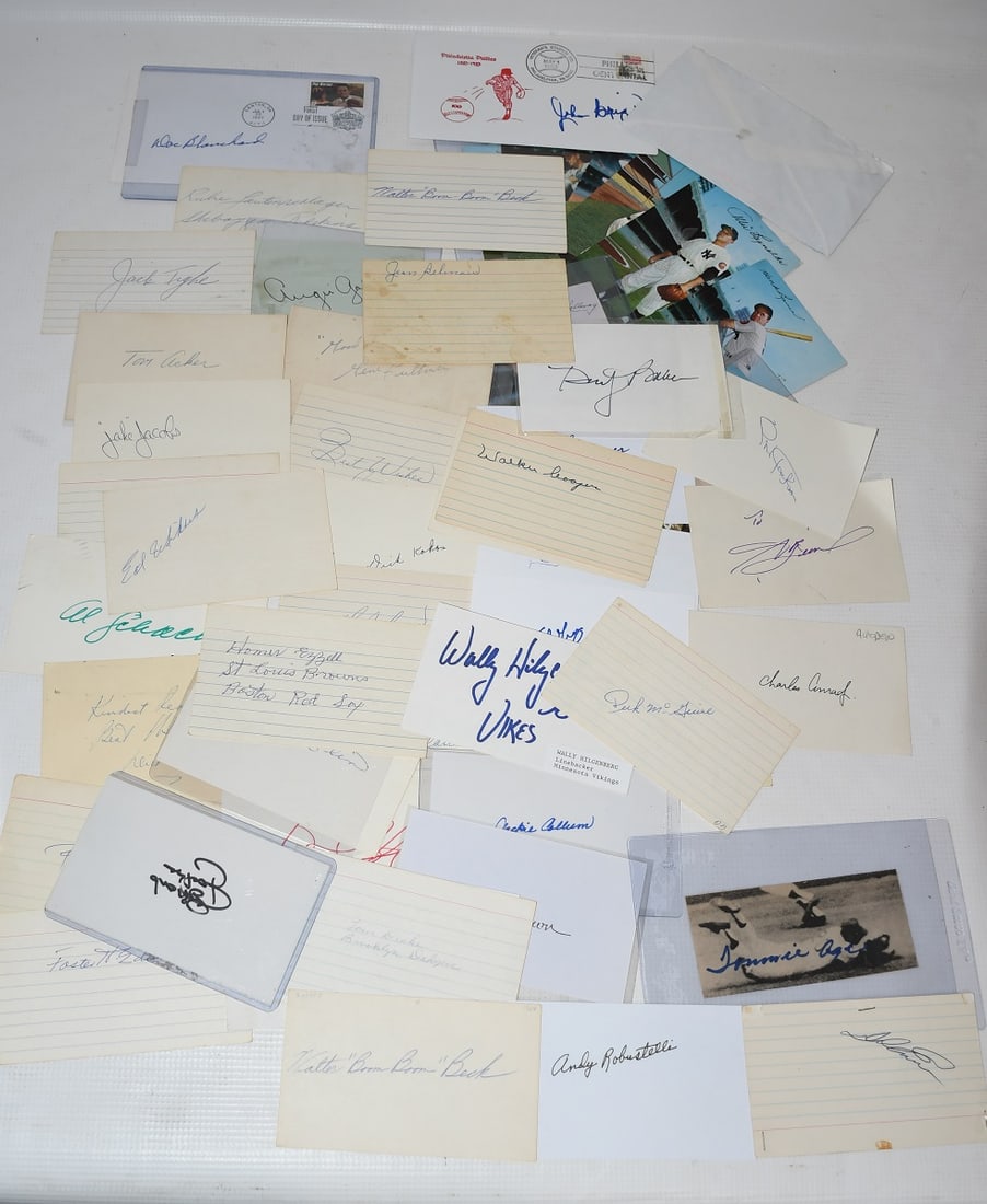LG. LOT ASST. VINTAGE AUTOGRAPHED BASEBALL INDEX CARDS (1 of 7)
