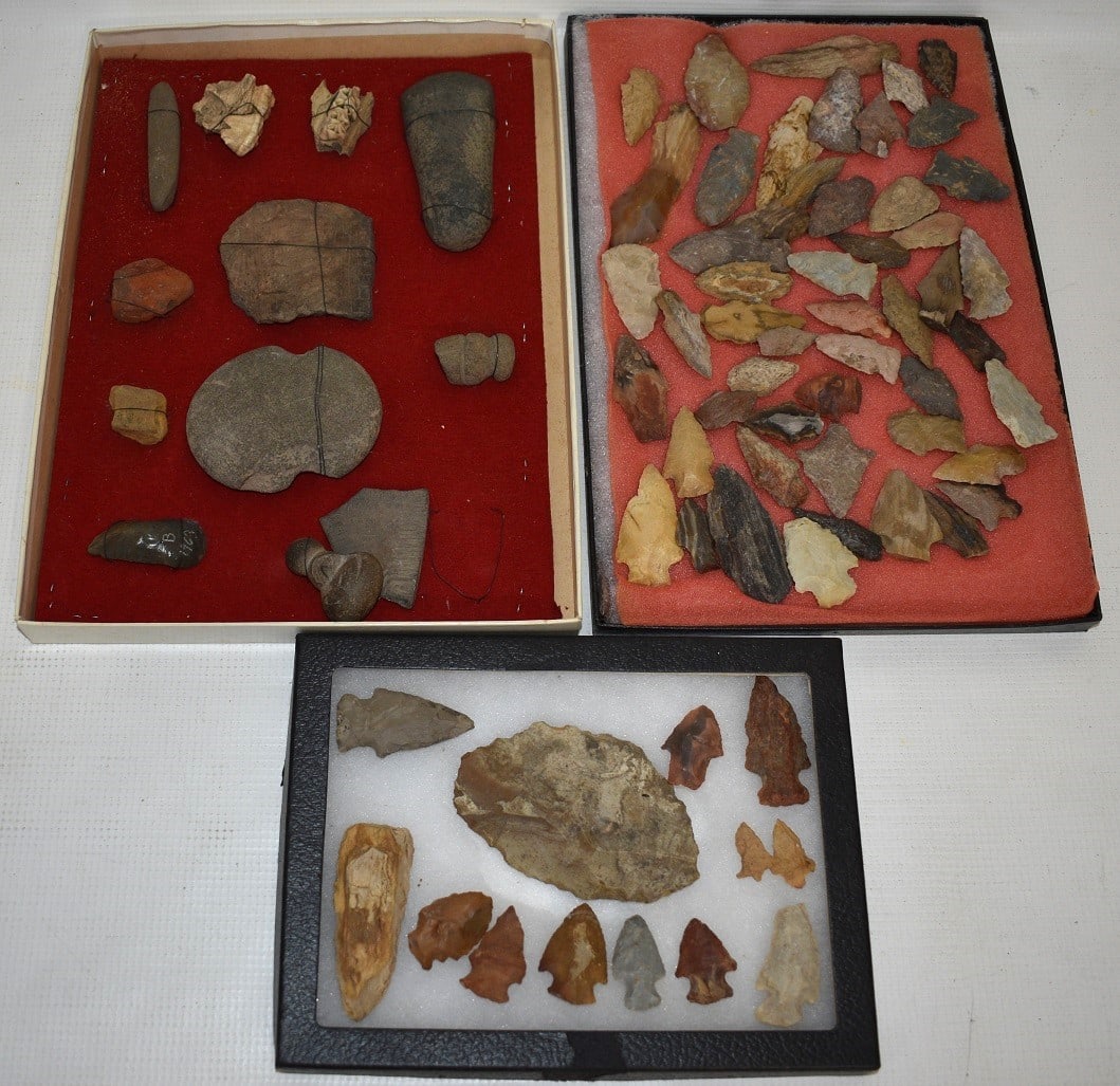 (3) GLASS TRAYS AMERICAN INDIAN FLINT/JASPER ARROWHEADS (1 of 7)