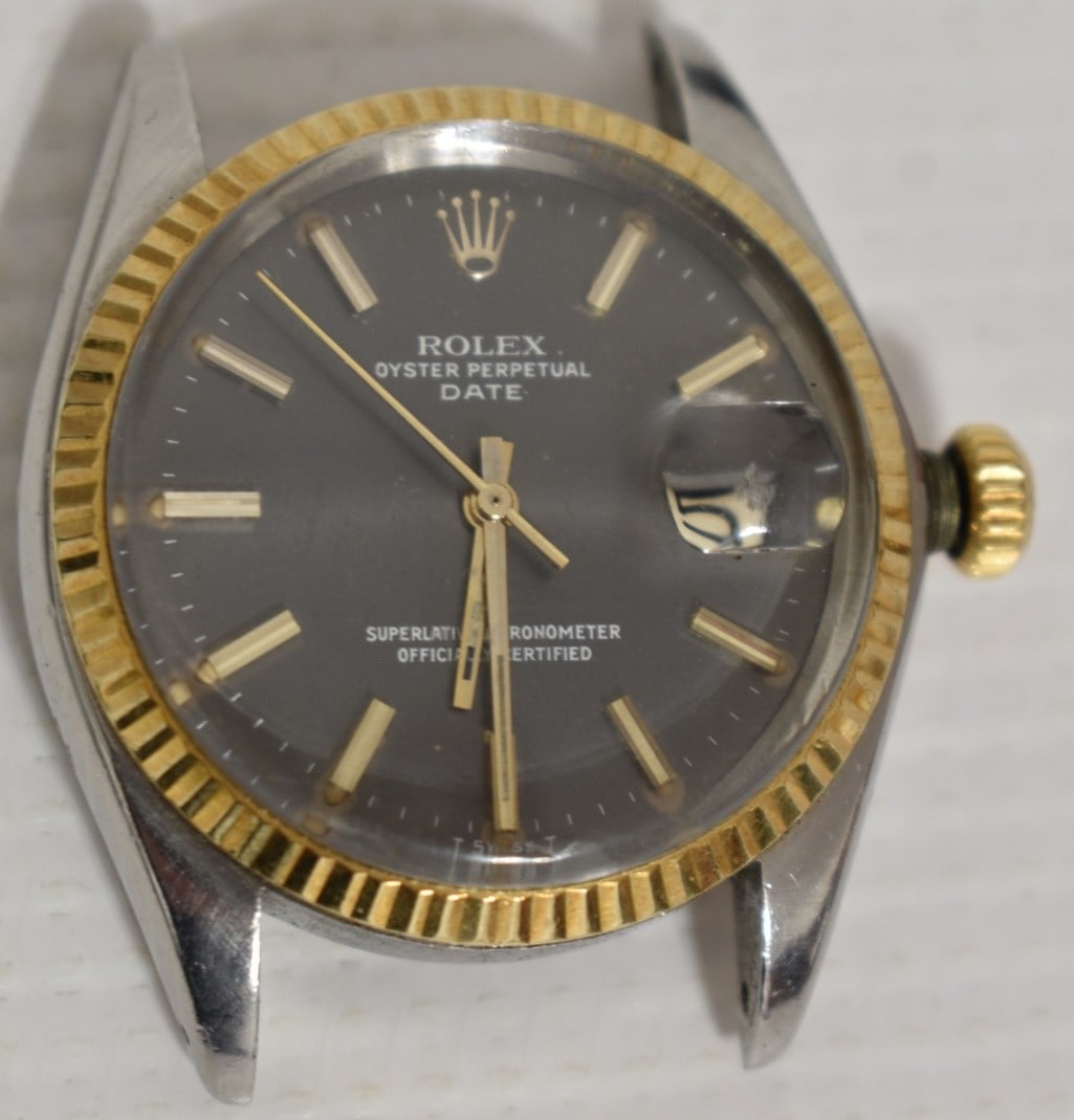 ROLEX OYSTER PERPETUAL DATE JUST 18KT/STAINLESS: ROLEX OYSTER PERPETUAL DATE JUST 18KT/STAINLESS, SERIAL #3983701, C. 1975, (NEEDS BRACELET & CROWN REPAIR-WORKING) D. 34.67 MM