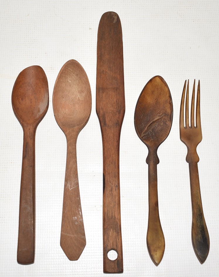 LOT (5) ASSORTED KITCHEN UTENSILS INCL. HORN, 19TH C. (1 of 5)